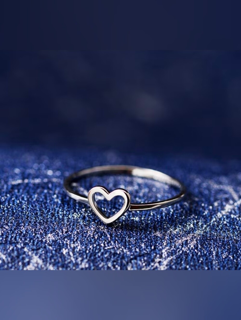 $8 Each Or Bundle 5/$20 Delicate Heart Outline Ring in Silver